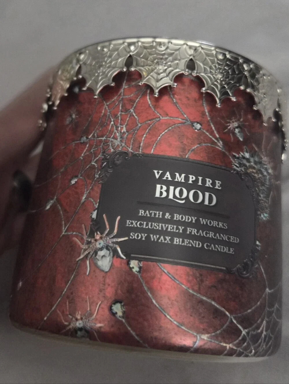 🔺️🆕️🔺️Bath & Body Works Vampire Blood Red Soy Wax Candle - Picture 4 of 5
